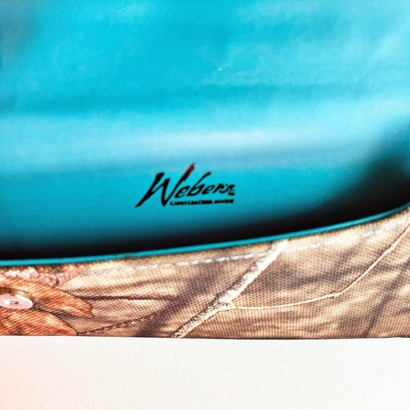 Weber Wristlet Wallet Country Camo With Blue Trim, Zip And Snap Closure Women’s - Picture 5 of 6
